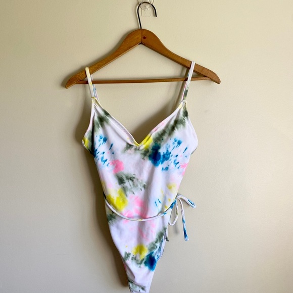 Old Navy | Colorful Tie-Dye One Piece Tie Waist High Cut Swimsuit - Picture 4 of 7